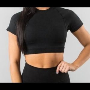 Alphalete Revival Short Sleeve Crop Top